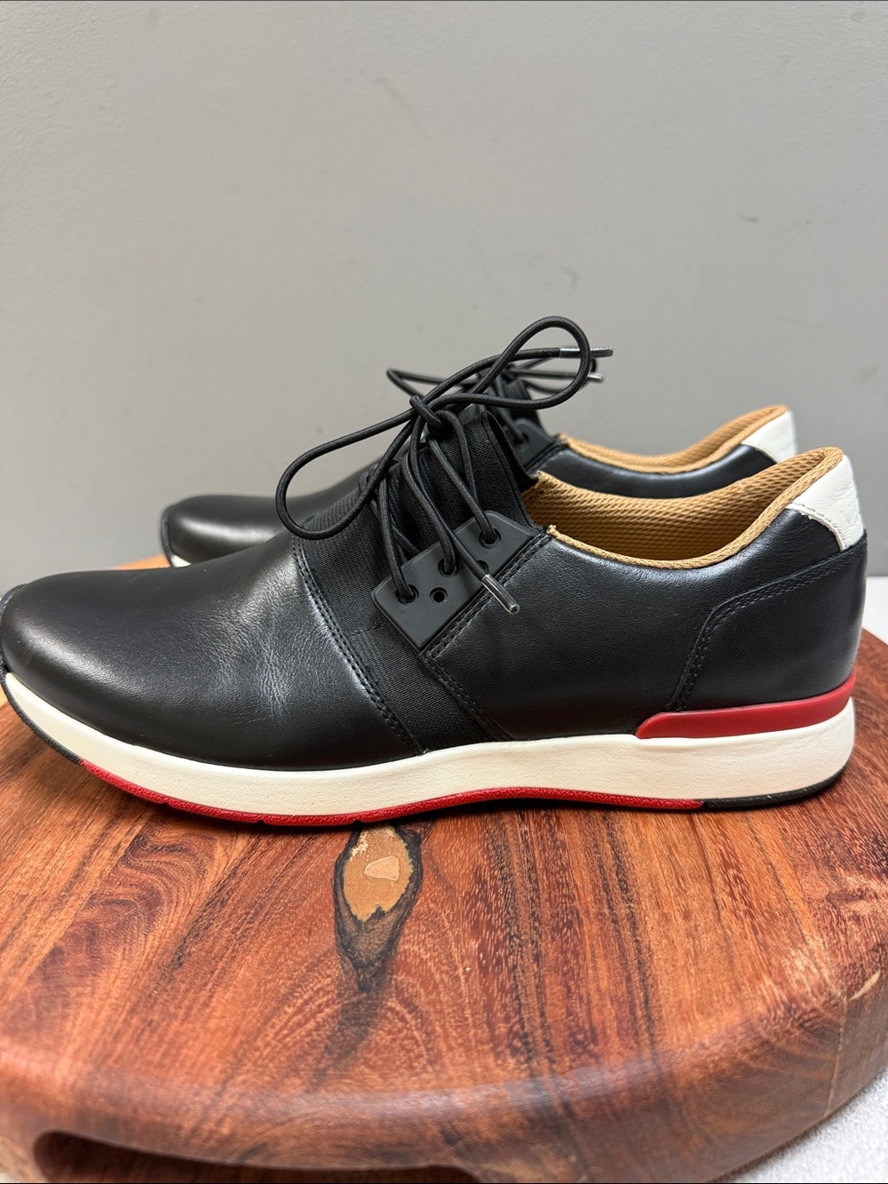 Vionic Carmen Leather Sneakers Women’s Size 8‎ Black Comfort Lace Up Shoes